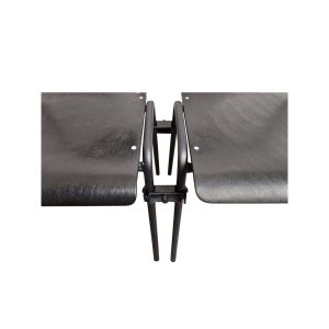 Super-Seat |Lix (terras) barkrukken mat zwart Mat zwarte houten panelen met metalen scharnieren, close-up van de verbinding tegen witte achtergrond. | Horecameubilair