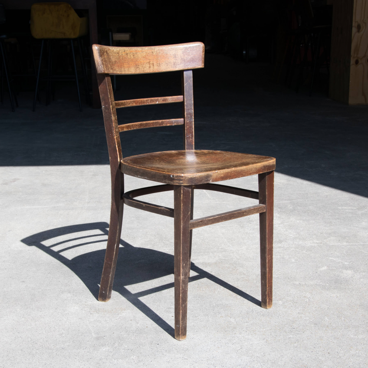 Toestemming Informeer tv Vintage oud bruin café stoelen Courtisane - Super Seat