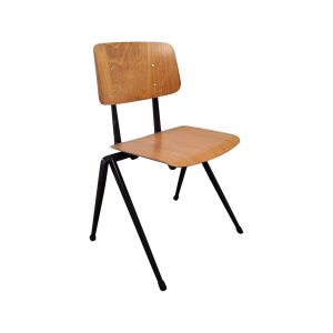 Super-Seat | Oud bruin houten zitting en rugleuning, zwart metalen poten, zichtbaar schroeven. | Horecameubilair