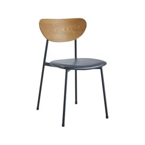 Super-Seat | Must Scandinavische design stoelen | Stoel met houten rugleuning, donkere beklede zitting en slanke zwarte metalen poten. | Horecameubilair