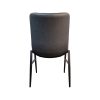 Super-Seat | The Houston horeca stapelstoelen zwart | Donkergrijze beklede stoel met afgeronde vloerkleed en zwarte metalen poten, stapelbaar. | Horecameubilair