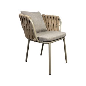Super-Seat | The Must Scandinavische design stoelen hout / zwart | Beige metalen frame, geweven tan rugleuning, lichtgrijs zitkussen, lichte sierkussen. | Horecameubilair