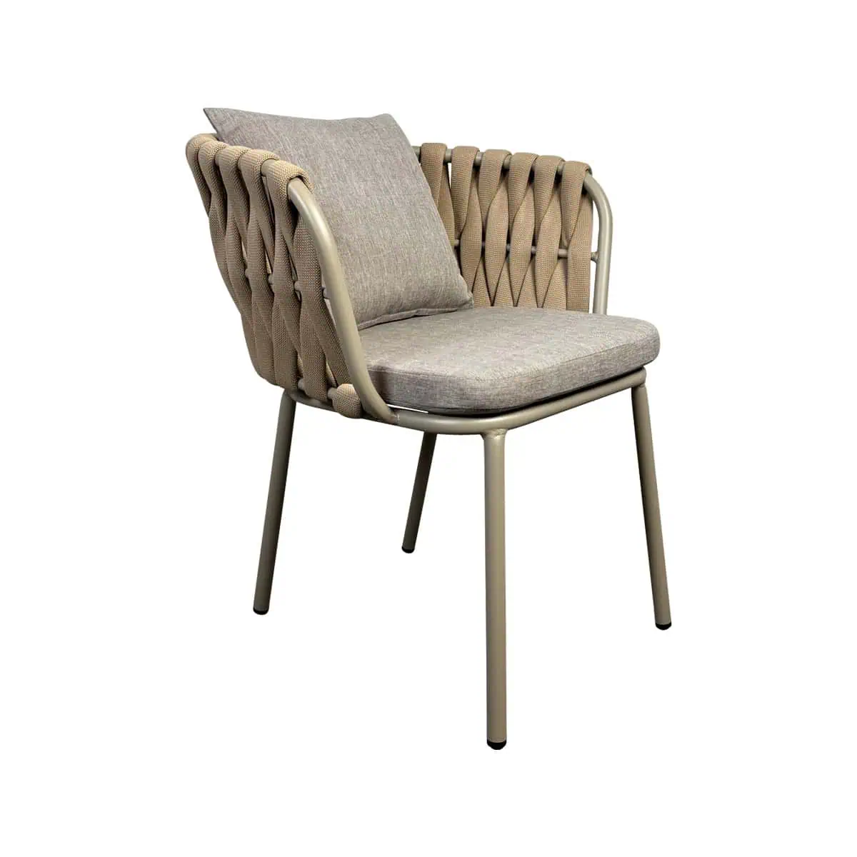 Super-Seat | The Must Scandinavische design stoelen hout / zwart | Beige metalen frame, geweven tan rugleuning, lichtgrijs zitkussen, lichte sierkussen. | Horecameubilair