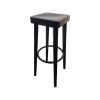 Super-Seat | De Beaumont Hutten Art Deco barkrukken zwart | Zwarte houten barkruk, vierkante zitting, rechte poten, ronde metalen voetsteun. | Horecameubilair