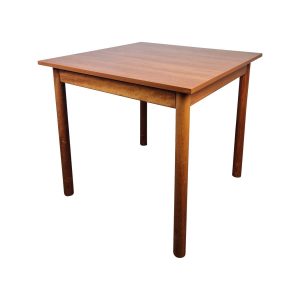 Super-Seat | Deens design vintage houten cafetafels 80x80cm Medium-bruin hout, vierkant blad, ronde poten, volledig houten constructie. | Horecameubilair