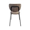 Super-Seat | Zwarte Diego stoel met bruine bekleding, gebogen vloerkleed, zwarte metalen poten; stijlvol en modern. | Horecameubilair