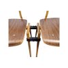 Super-Seat | Koppelstoelen Houston Cognac | Lichtbruine stoelen met metalen frame, gekoppeld door zwart kunststof verbindingsstuk. | Horecameubilair