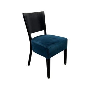 Super-Seat | Zwarte houten stoel met licht gebogen rugleuning en cognackleurige stoffen zitting. | Horecameubilair