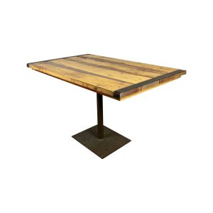 Super-Seat | 4 rechthoekige beursdeuren in roestbruin cortenstaal met metalen frame en sokkel, op witte achtergrond. | Horecameubilair