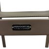 Super-Seat |Metaallabel op beige staal met wit op zwart 'VERVOORT.NL' nummer, industrieel ontwerp. | Horecameubilair