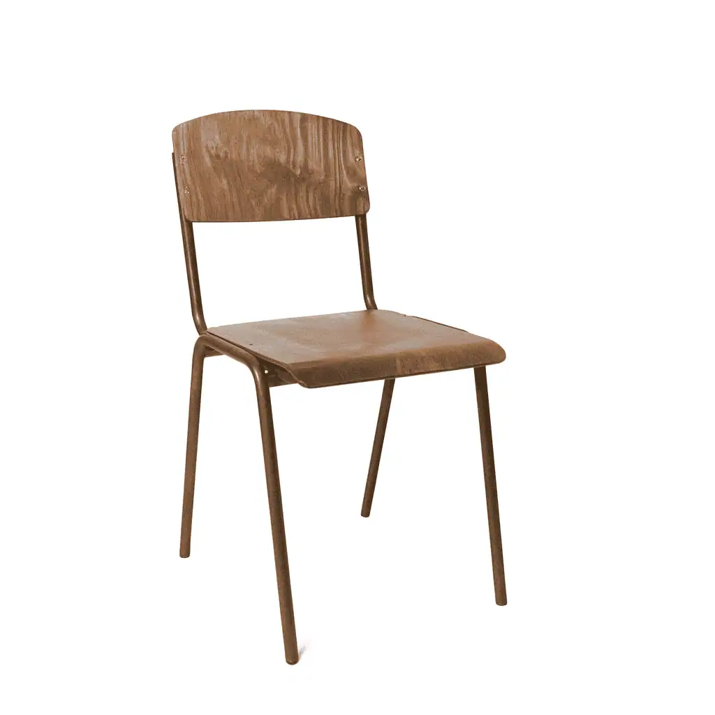 Super-Seat | Kasteel eiken stoelen en tafels | Kasteel eiken bruine houten stoel, gebogen vloerkleed en zitting, slanke poten, wit achtergrond. | Horecameubilair