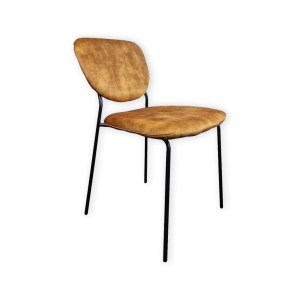 Super-Seat |Stoelen en Tafels Collectie| Moderne stoel met mosterdgele bekleding, dunne zwarte metalen poten, op witte achtergrond. | Horecameubilair
