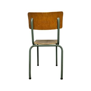 Super-Seat | Vintage groene metalen stoel met houten zitting, gebogen rug, 4 groene poten. | Horecameubilair