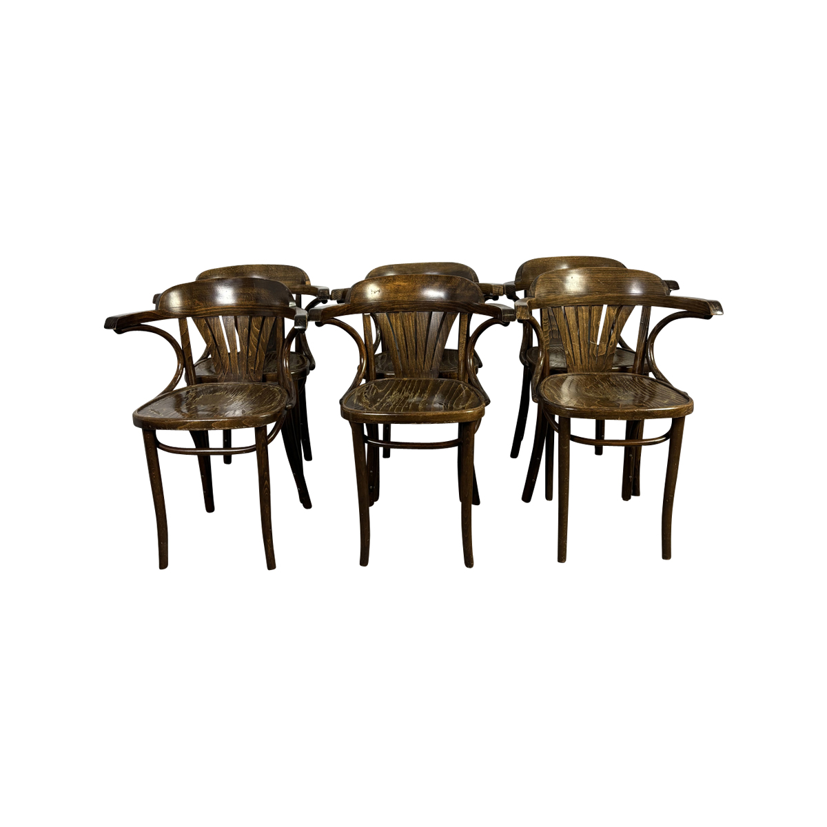 Super-Seat | Bennie Thon vintage houten café armstoelen | Donkerbruine houten stoelen met gebogen vloerkleed en verticale spijlen, licht verweerd. | Horecameubilair