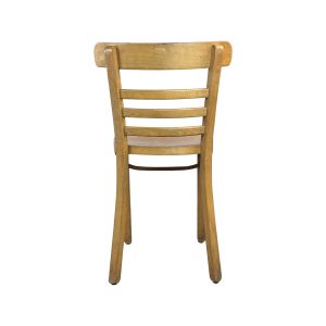 Super-Seat | Wat je gaat tegenkomen zijn stoelen, tafels, barkrukken... | Lichtbruine houten stoel met rechte leuning en lat, op witte achtergrond. | Horecameubilair