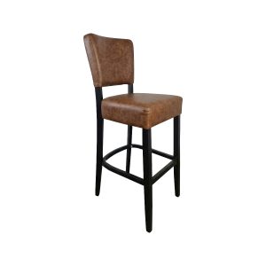 Super-Seat | Cognackleurige leren stoel met zwarte houten poten, gevoerde vloerkleed en voetsteun, wit achtergrond. | Horecameubilair